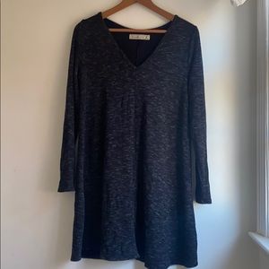 Abercrombie & Fitch long sleeve v-neck swing dress